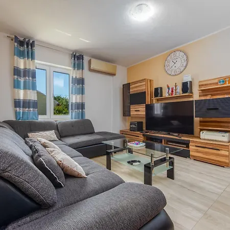 Sami Zadarvillas Vila *