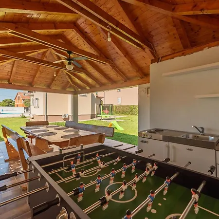 Sami Zadarvillas Vila *