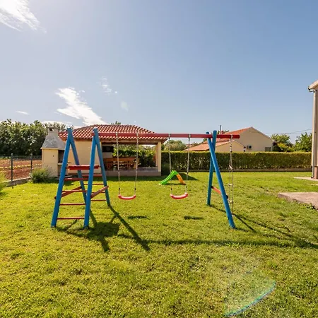 Vila Sami Zadarvillas *