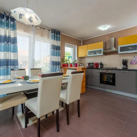 Sami Zadarvillas Vila Pristeg