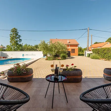 Vila Sami Zadarvillas *