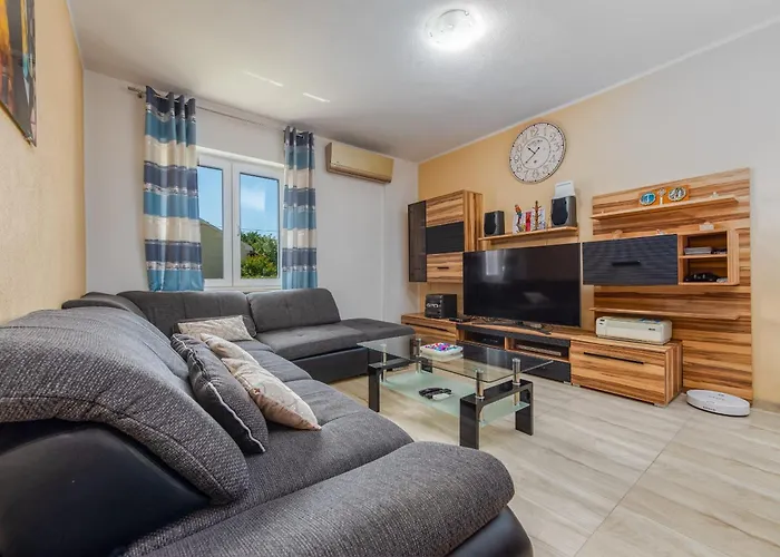 Sami Zadarvillas Vila *