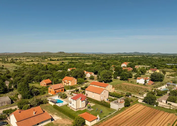 Sami Zadarvillas *