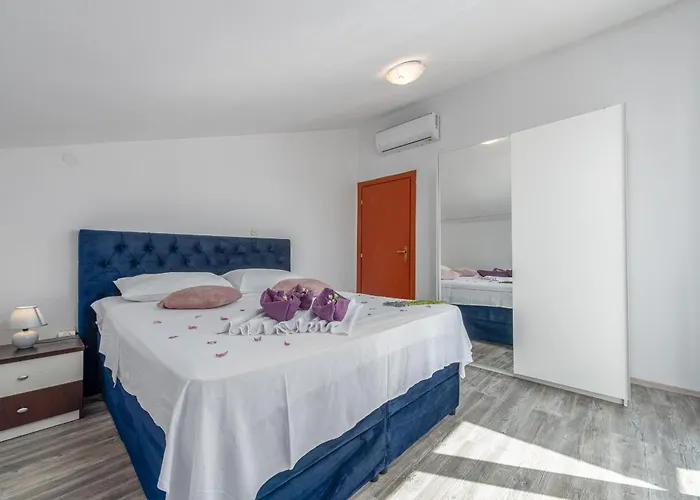 Sami Zadarvillas וילה Pristeg