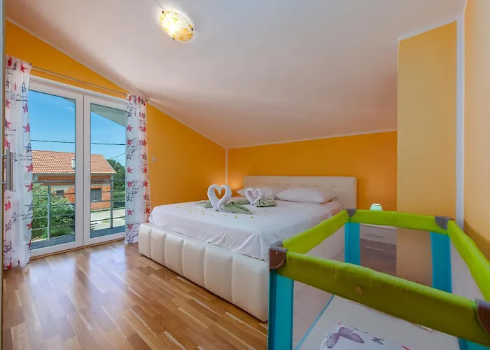 Sami Zadarvillas *